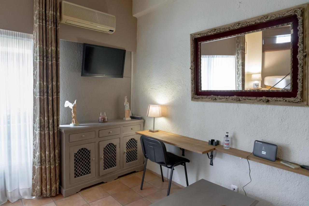 The Heart Of Plaka Apartment Athens Exterior photo