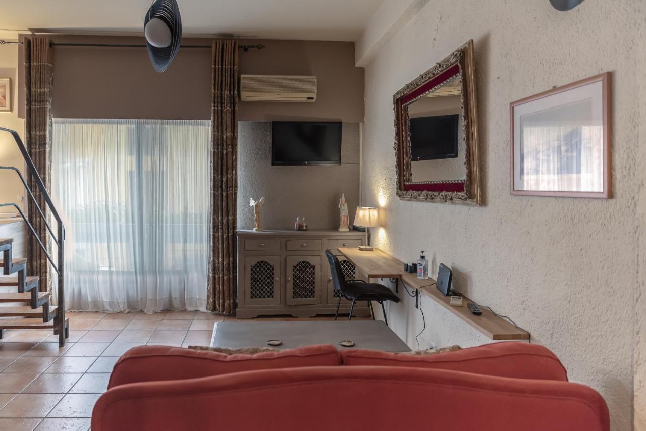 The Heart Of Plaka Apartment Athens Exterior photo